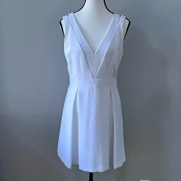 NWT BCBGeneration Mini Fit and Flare Dress in Optic White Size 6 - Picture 2 of 8